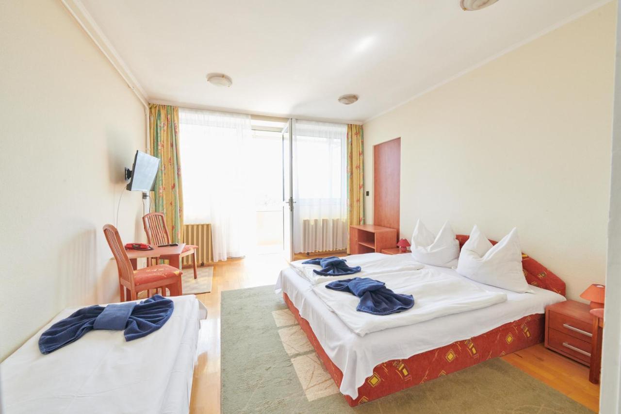 Retro Lido - Vonyarcvashegy Hotel Екстериор снимка